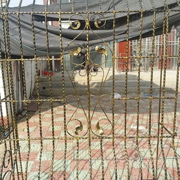 北京铁艺欧式锻钢各种花型盗窗防护栏铁棍钢筋菱形网花护栏