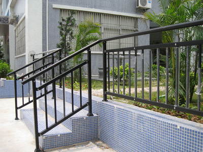 北京豪杰金属结构中心-是一家专业生产安装欧式装饰铁艺,不锈钢,铝塑板工程,本中心设备先进,实力雄厚,具有丰富的设计生产经验,加工生产的各类艺术铁花件,均采用优质球墨铸铁与优质钢材制造,产品强度高,耐性_回龙观网上交易市场_回龙观社区网