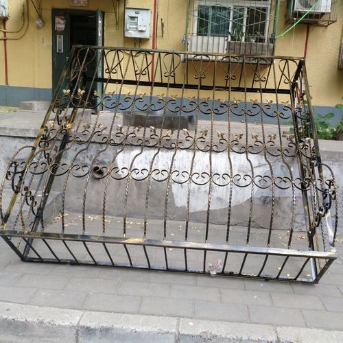 北京锻钢铁艺防盗窗铁艺护栏防盗网防护窗栅栏镀锌阳台家用铁艺窗