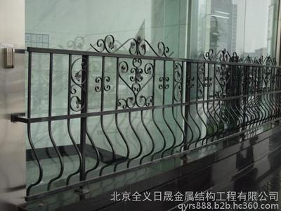 北京全义日晟铁艺造型栏杆：阳台护栏的艺术与实用结合
