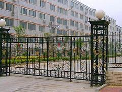 北京铁艺围栏购买指南 临朐县新旺金属制品厂为您提供优质服务